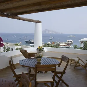 https://hotel-tesoriero-panarea-island.sicilyhotelsitaly.net